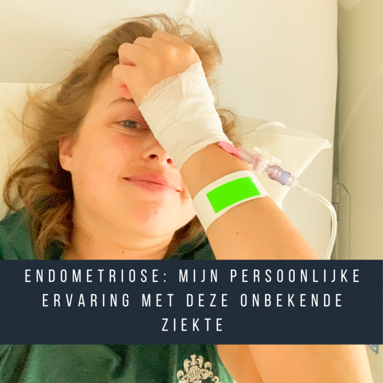 Nikky met een infuus in de arm en een zwarte balk met witte letters: "Endometriose: mijn persoonlijke ervaring met deze onbekende ziekte"